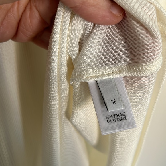 NWOT St. John Viscose Blend White Blouse - Picture 3 of 8